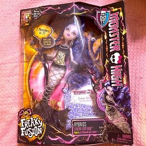 Brand New Never Opened Monster High Freaky Fusion Hybrids Sirena Von Boo